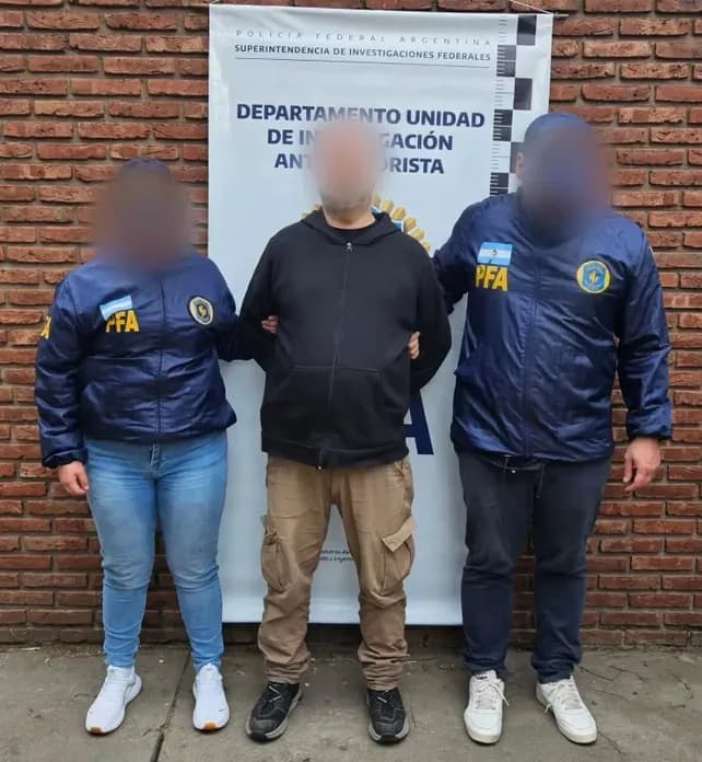 Allanaron dos viviendas en Rosario por una investigación sobre mensajes antisemitas en redes sociales