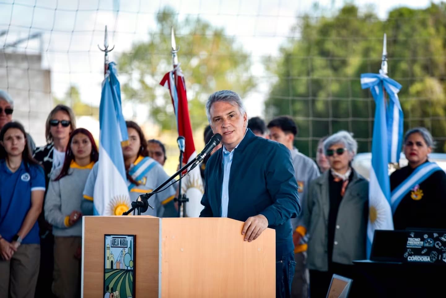 Llaryora volvió a diferenciarse del Gobierno nacional y reclamó un rumbo económico con “sentido común”