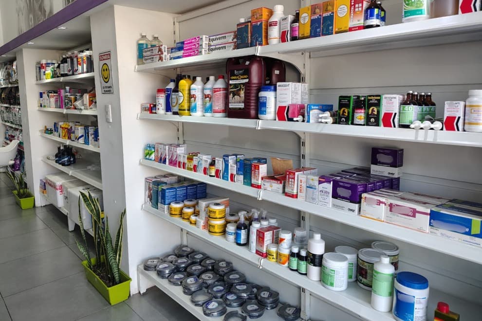 Clausuraron comercios en Córdoba y decomisaron 700 productos veterinarios por irregularidades